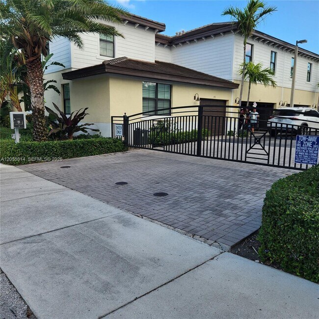 Building Photo - 839 S Ocean Blvd