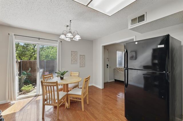 Building Photo - 2700 Stonehaven Ct