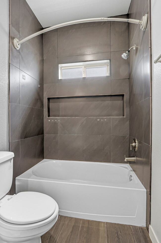 Building Photo - 4 bedroom with outdoor kitchen, fully landscaped in 79928