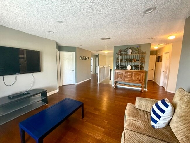 Building Photo - 180 Hideaway Beach Ln