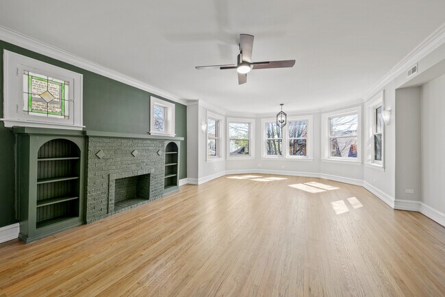 Building Photo - 4834 N Springfield Ave