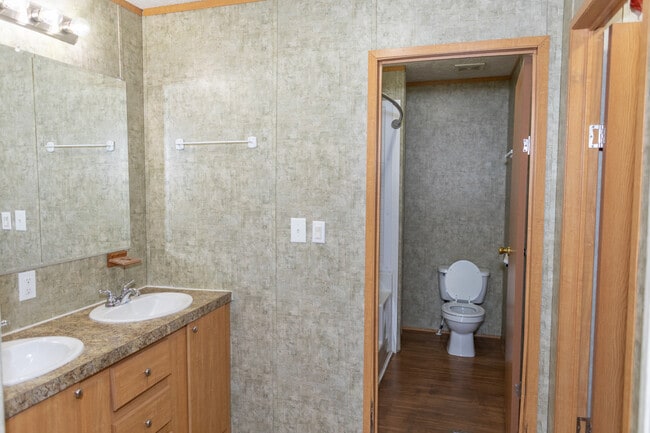 Building Photo - 1767 Goodman Lake Rd