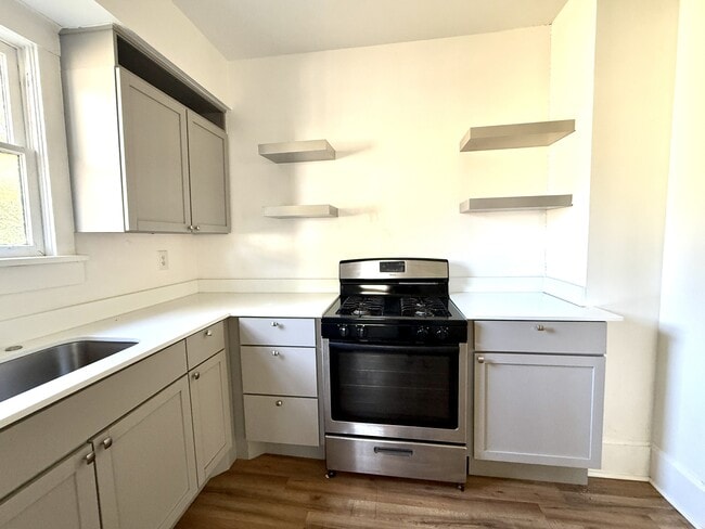 Building Photo - 316 K St SW