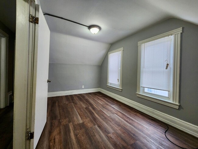 Building Photo - 670 Garson Ave