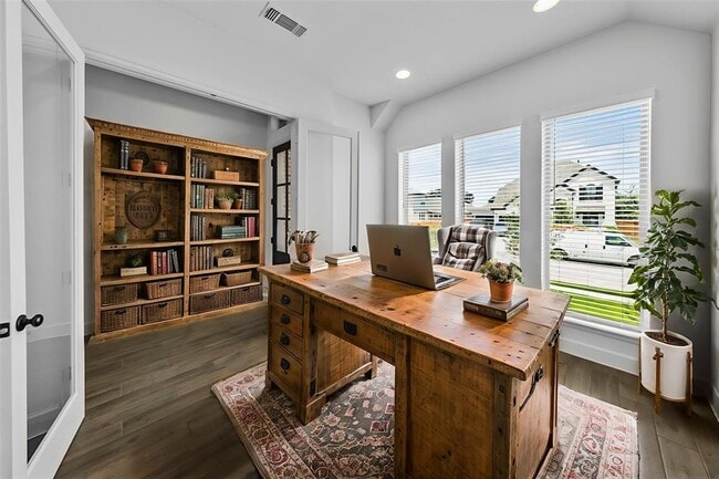Building Photo - 176 Plumbago Loop