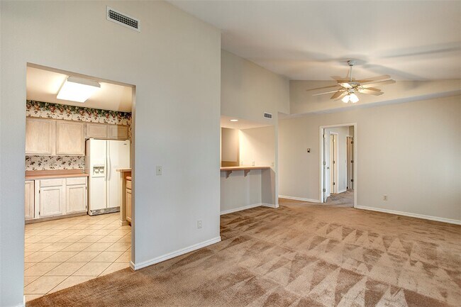 Building Photo - 706 Meghan St