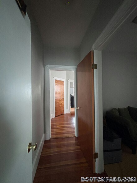 Building Photo - 137 Columbia St