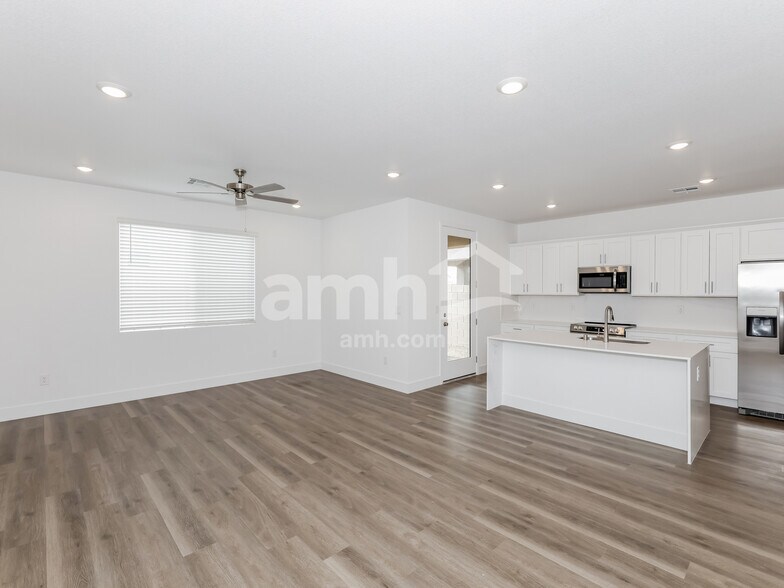 Building Photo - 9478 Aldersyde Dr