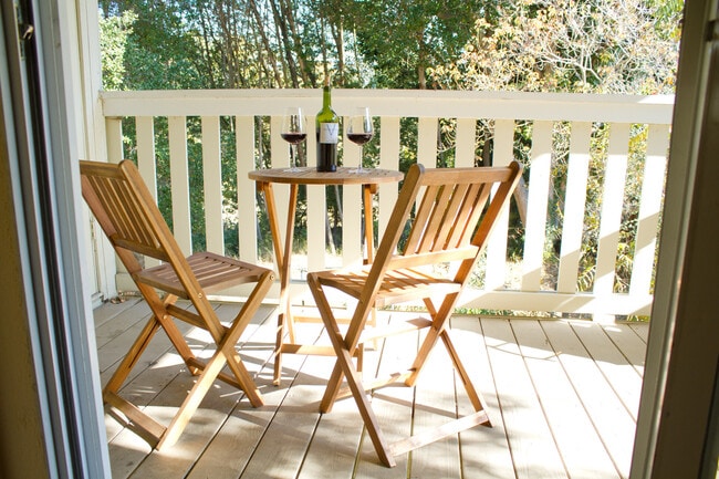 Primary Photo - Quiet and Spacious 2 Bedroom 1 Bath Apartment with Ample Closet Space