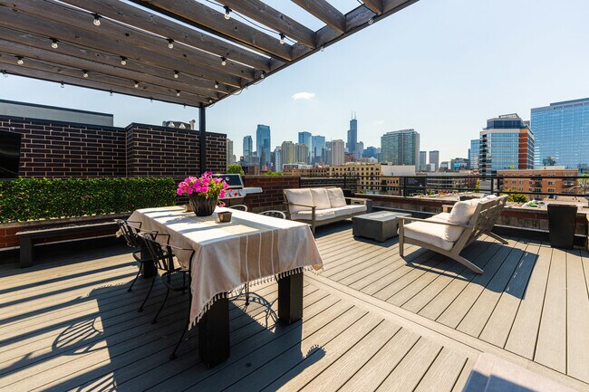 Building Photo - 840 W Erie St