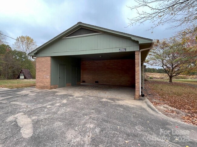 Building Photo - 228 El Bethel Rd