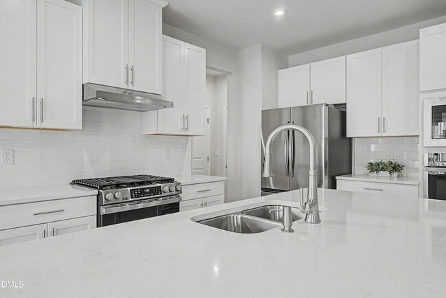 Building Photo - 1621 Crimson Leaf Ln