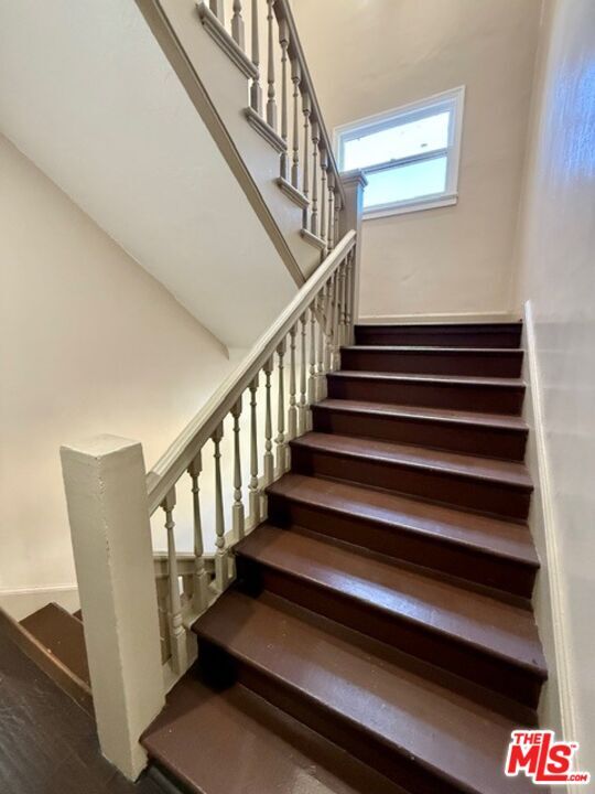 Building Photo - 334 Heliotrope Dr