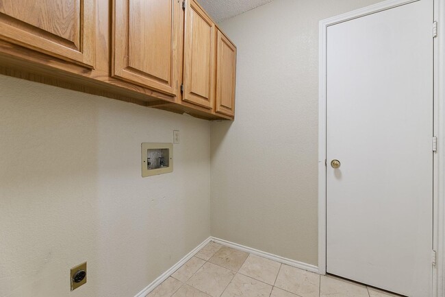 Building Photo - Beautiful  2 story home in Keller with Mas...