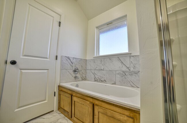 Building Photo - Brand New Home in Washington!