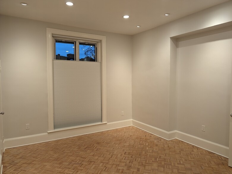 Building Photo - 1851 Columbia Rd NW