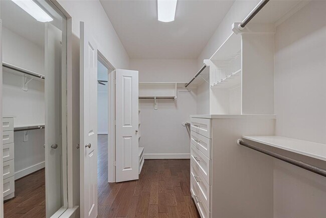 Building Photo - 1237 W 23rd St