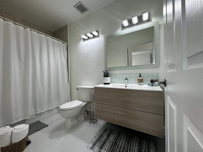 Building Photo - 2280 SW 32nd Ave