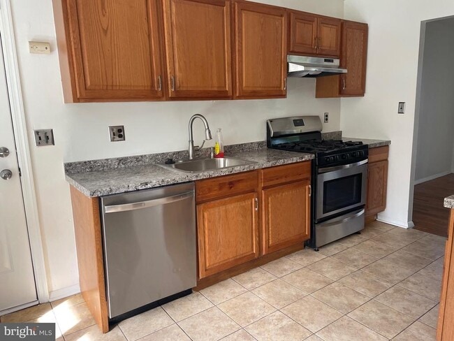 Building Photo - 3510 Castleleigh Rd