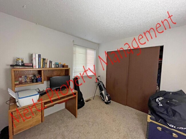 Building Photo - 4855 Bluestem Dr.