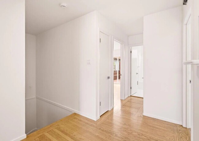 Building Photo - 577 Bellevue Ave