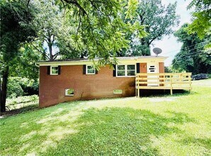 Building Photo - 312 Hickory Ln
