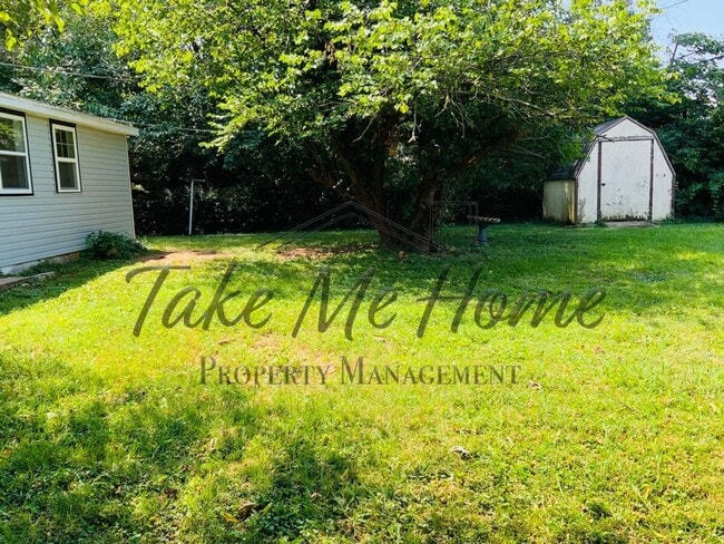 Building Photo - Charming Home in Great Location!