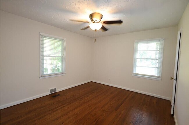 Building Photo - 1540 Alverado Way