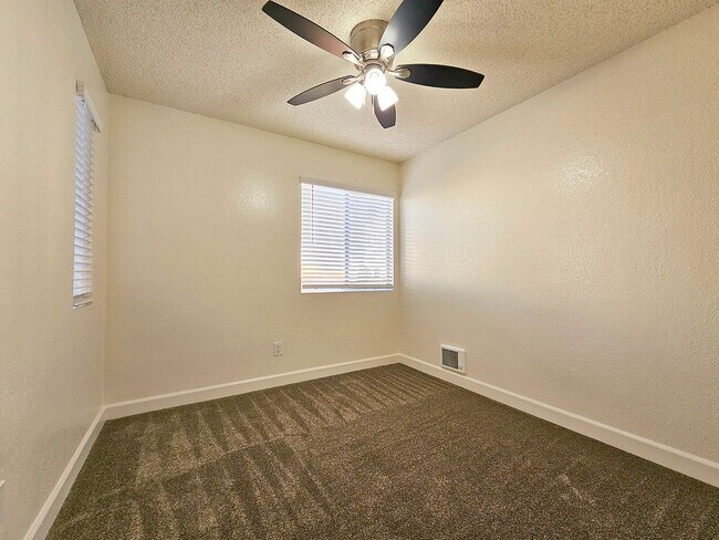 Interior Photo - Emerald Vista Apartments