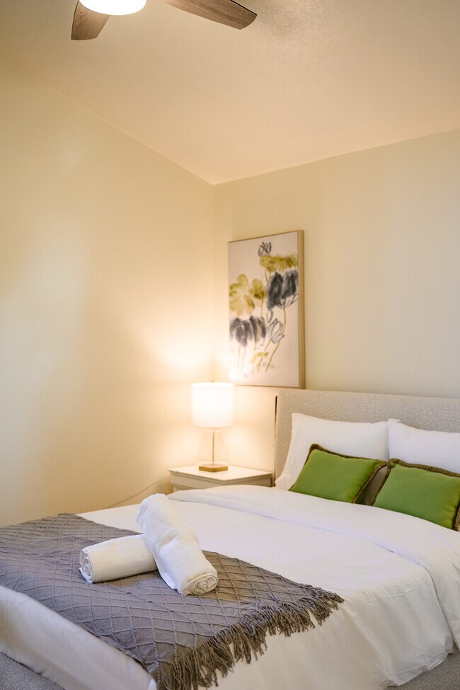 Building Photo - 10961 Limetree Dr