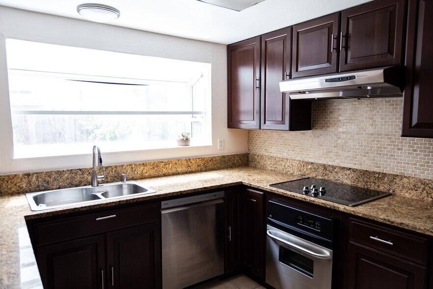 Building Photo - 3156 Christopher Way