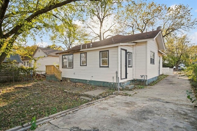 Building Photo - 907 N McKinley Ave