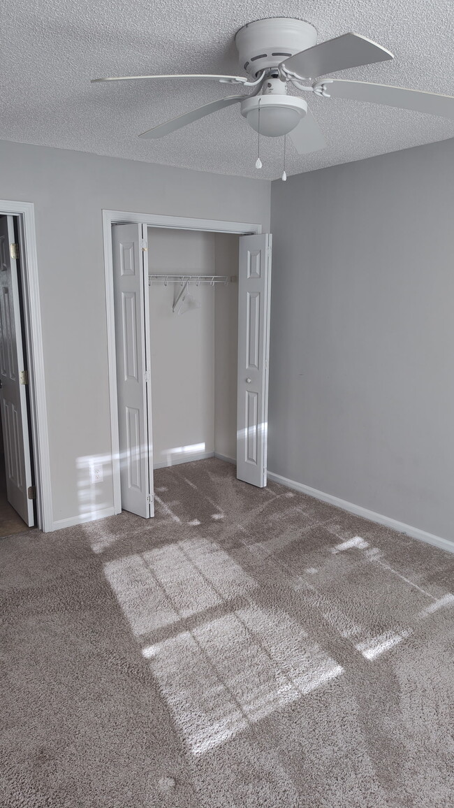 Building Photo - 2601 Riverridge Ct