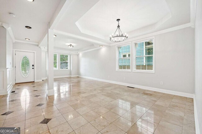 Building Photo - 1578 Lincoln Ave SE