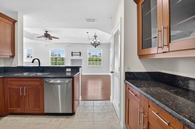 Building Photo - 1301 Belmont Pl