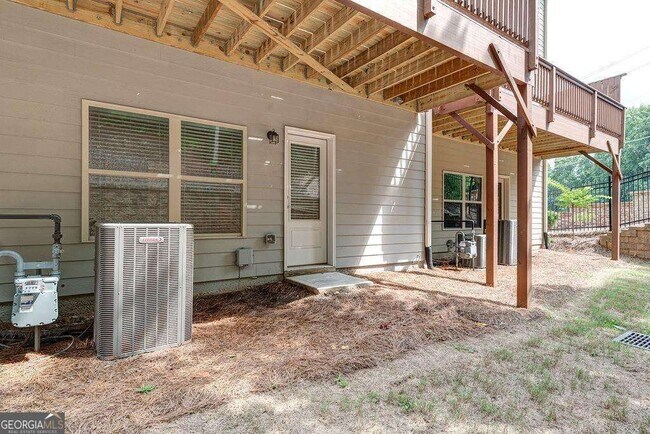 Building Photo - 1395 Harris Way S