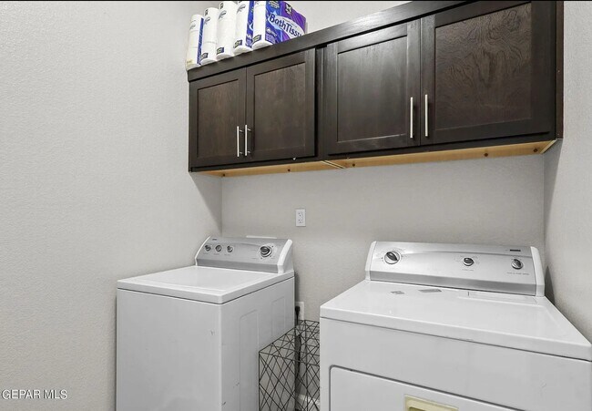 Building Photo - 265 Emerald Sun Dr