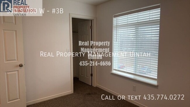 Building Photo - 390 980