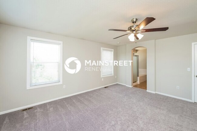 Building Photo - 4 Bedroom Pet-Friendly Home in Denver, CO with Main Street Renewal