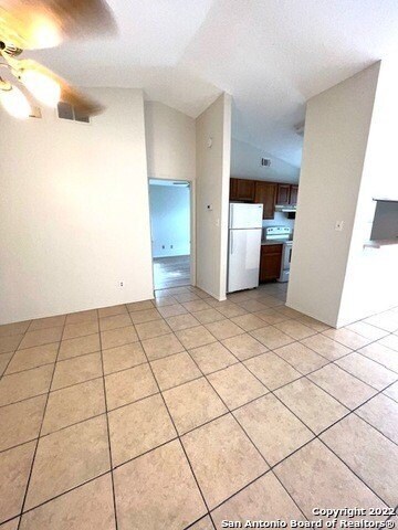 Building Photo - 117 Whisper Way