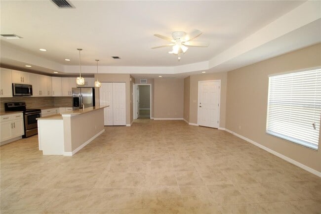Building Photo - 3356 Howell Pl
