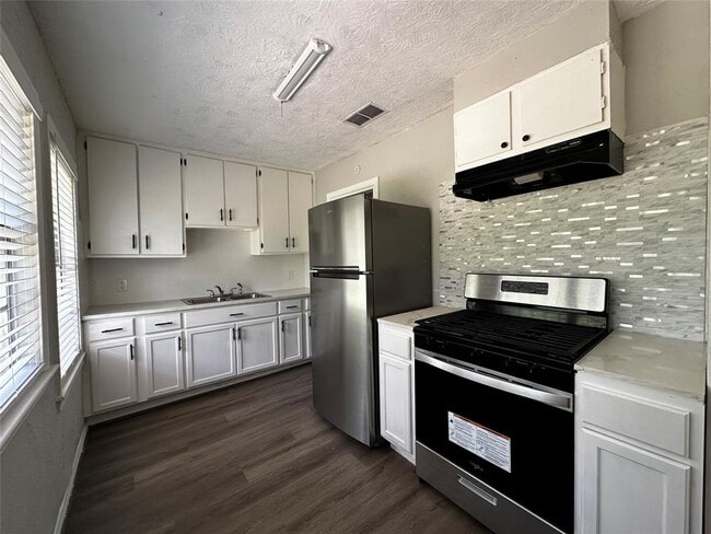 Building Photo - 3723 Cosby St