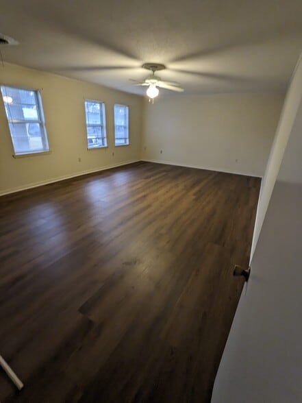 Large Living Room - 416 Thacker Loop
