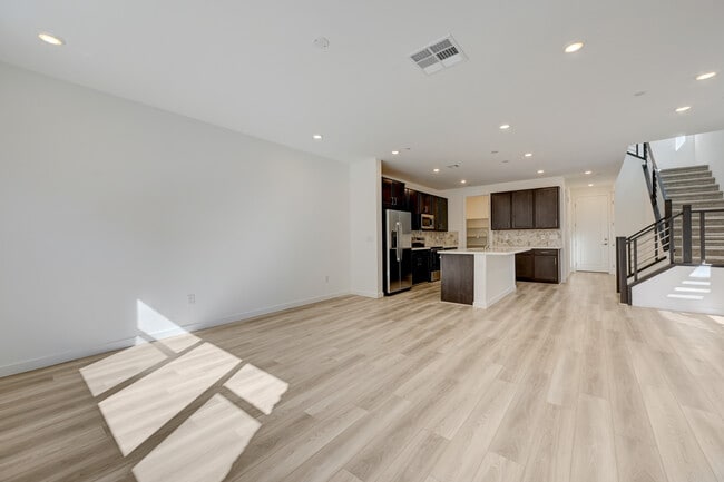 Building Photo - 1533 Melodic Lark Dr