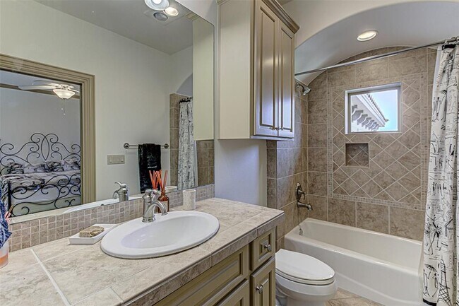 Building Photo - 109 Bella Strada Cove