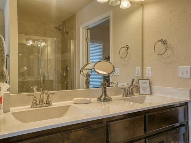 Building Photo - 10724 Masters Cir