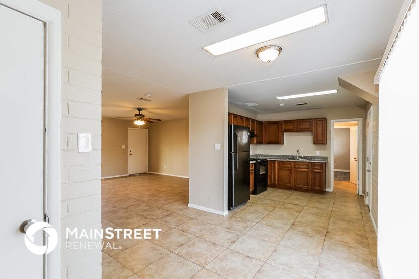 Building Photo - 5534 W Weldon Ave