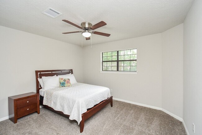 Building Photo - 1723 Big Horn Dr