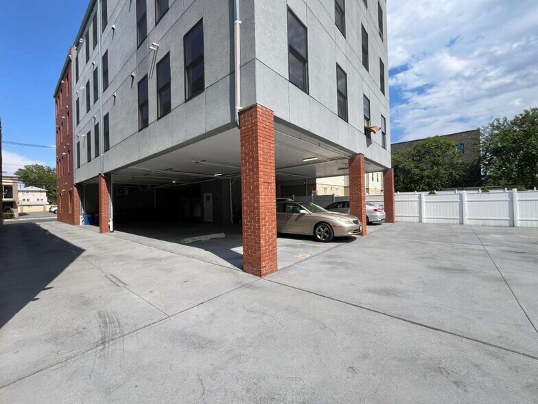 Building Photo - 380 Danforth Ave