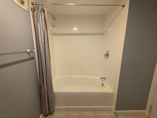 Building Photo - 175 Vasquez Ave